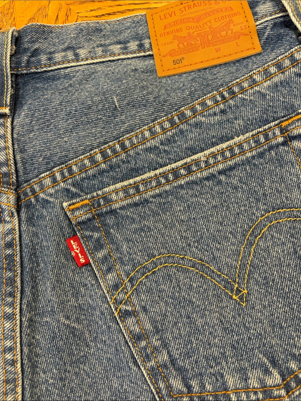 Levi's 501 High Rise Distressed Cutoff Denim Shorts – Size 29W - Picture 7 of 13